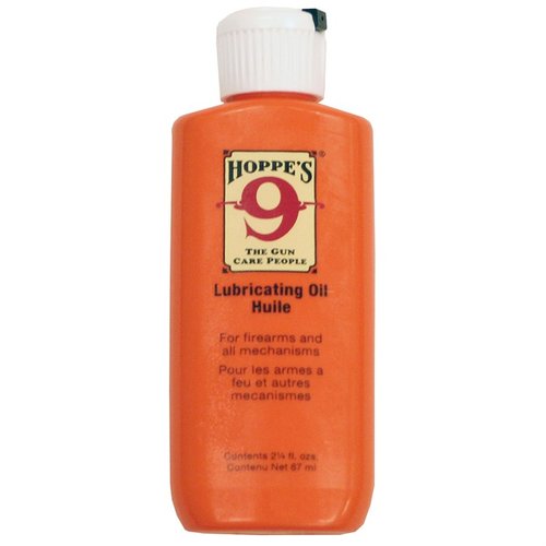 Hoppe's 2 1/2 oz Lube Oil ger överlägset skydd och smörjning för dina vapen, vilket säkerställer långvarig prestanda och pålitlighet vid varje skott.