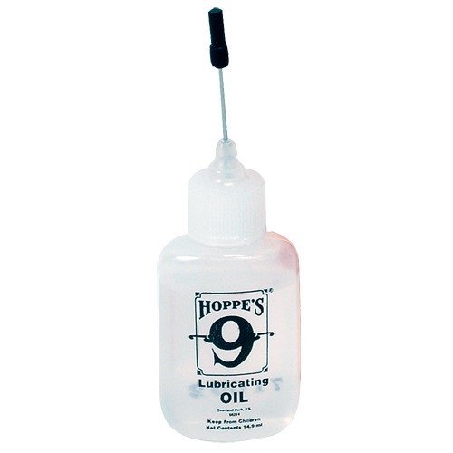 Hoppe's Lubricating Oil 14,9 ml ger överlägset skydd och smörjning för dina vapen, vilket säkerställer optimal prestanda och lång livslängd.