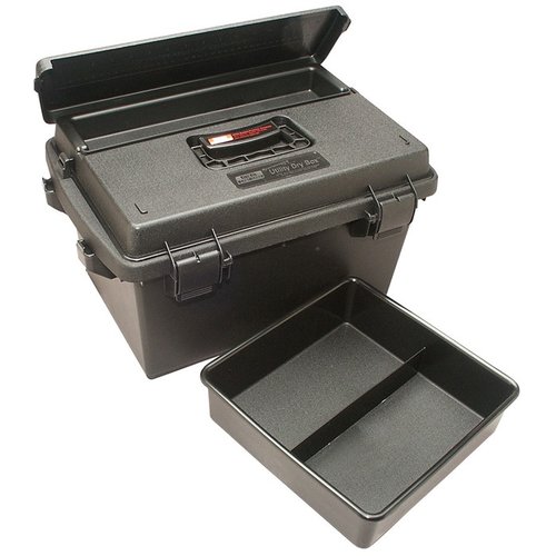 MTM Sportsmen's Plus Utility Dry Box är vattentät och O-Ring-sealerad, perfekt för att skydda ditt utrustning med måtten 19x13x10.4 tum.