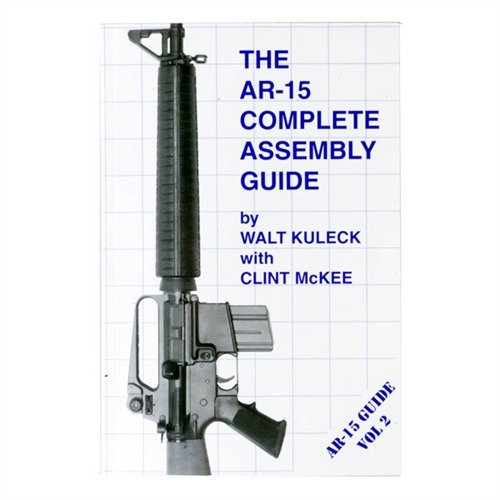 AR-15 COMPLETE ASSEMBLY GUIDE är en perfekt bok för att korrekt montera och demontera AR-15, med hundratals bilder och tips för framgång.