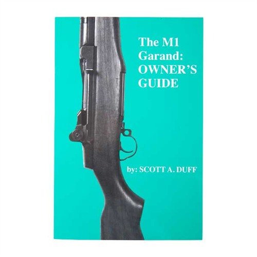 THE M1 GARAND OWNER'S MANUAL av Scott A. Duff erbjuder en omfattande guide med tydliga bilder och ritningar, vilket gör skytte, isärtagning och underhåll enklare.