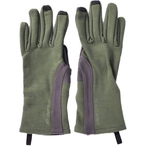 MAGPUL® Flight Glove 2.0 erbjuder en perfekt passform, flash-resistent Nomex och Kevlar, samt en mjuk getskinnsdesign för optimal känsla och skydd.