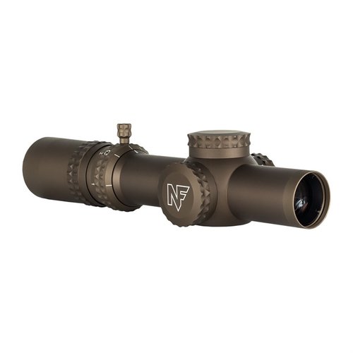 Nightforce ATACR 1-8x24mm Scope erbjuder pålitlig prestanda med FFP retikel, 1X förstoring för snabb målupptäckning och robust konstruktion för tuffa miljöer.
