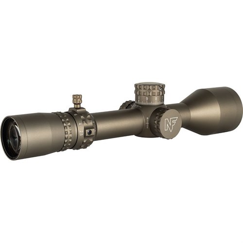 NX8 2.5-20x50 F1 kikarsikte erbjuder en kompakt design med 8x zoom, ZeroStop, röd/grön belysning och ED-glas för optimal ljustransmission.