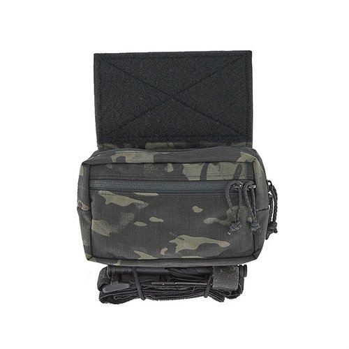 SACK POUCH MK3 är en mångsidig taktisk fanny pack med halvdragkedja, justerbara elastiska öglor och Velcro för enkel åtkomst av kritisk utrustning.