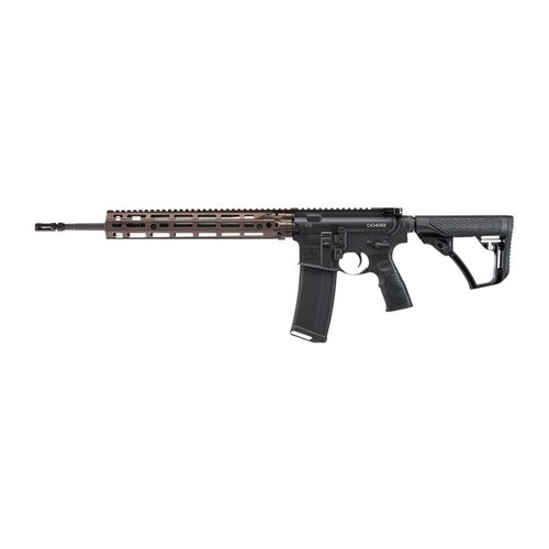 DD4 RIII 5.56MM är en lätt och ambidextrös bössa med 16" kromad pipa, 12.5" RIS III rail för M-LOK och ett pålitligt gasystem för minskad rekyl.