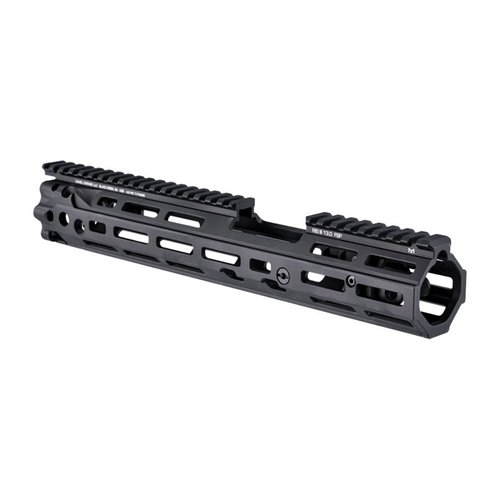 Daniel Defense RIS III Rail erbjuder en lätt och hållbar konstruktion i flygplansklassad aluminium, med M-LOK fästen och fri-svängande pipdesign för ökad precision.