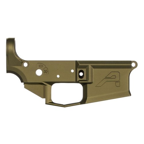 Aero Precision M4E1 Stripped Lower Receiver erbjuder styrka, lätt vikt och enkel kompatibilitet med mil-spec delar, plus en integrerad triggerguard och flarad magwell.