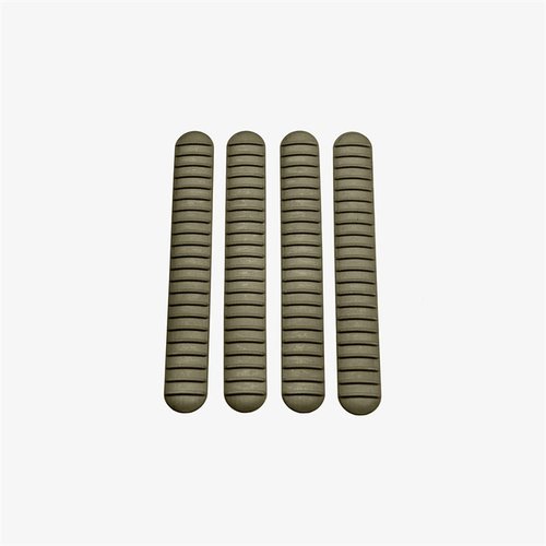 M-LOK® Rail Covers från B5 SYSTEMS ger ett bra grepp och värmeskydd, passar de flesta rails och handguards, säljs i 4-pack.