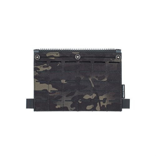 Back Panel MOLLE Flap är en sexkolumnspanel för LV/119 Assault Panel Core, vilket möjliggör montering av olika fickor ovanför huvudfacket.
