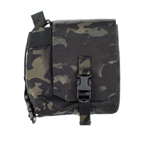 Mutant Pouch är en mångsidig förvaringslösning med två fack, dubbelstängning och plats för radio, magasin och tillbehör, perfekt för MOLLE-system.