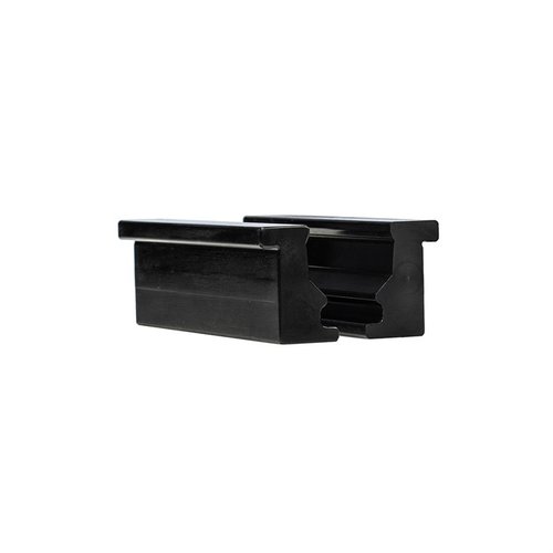 SOLUS Vice Jaws från AERO PRECISION är lätta att använda och gör det enkelt att byta pipor med sin kompositdesign som passar i din bänkskruv.