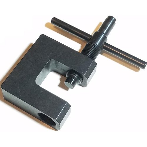 XTECH TACTICAL AK47 Front Sight Tool är en hållbar, helt stålverktyg som enkelt justerar din AK:s front sight för windage och elevation.