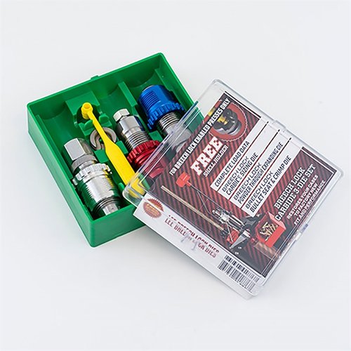 Lee Handgun Breech Lock Carbide 3-Dieset innehåller Carbide Full Length Sizing Die, Bullet Seating Die, och Powder Thru Expanding Die med färgkodade Smart Lock bushings.