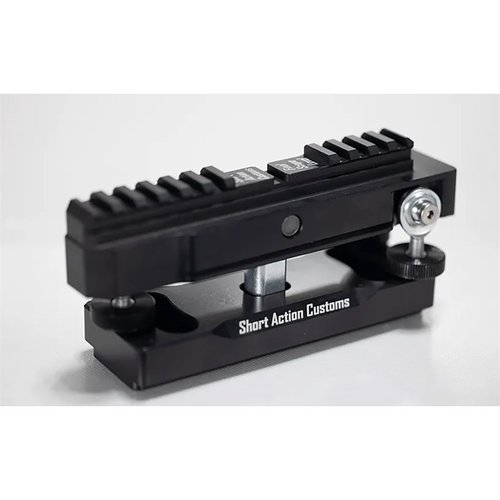 Med Final Scope Level Accessory kit får du en perfekt nivåinställning för din kikare, inklusive Starrett bubbelnivå, karbinhake och plumb med paracord.