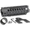 AR-15 COMBAT T-SERIES handguard erbjuder en robust 6061 aluminiumkonstruktion, integrerade QD sling sockets och en monolitisk design för optimalt stöd och funktion.