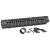 AR-15 Combat T-Series handguard erbjuder en robust, lättviktig design med 6061 aluminium, Picatinny rails och anti-rotation QD sling sockets för optimal funktionalitet.
