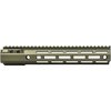 Aero Precision MOD 4 handguard erbjuder robust konstruktion i 6061-T6 aluminium, M-LOK™ fästen och QD-sockets för optimal prestanda och anpassning.