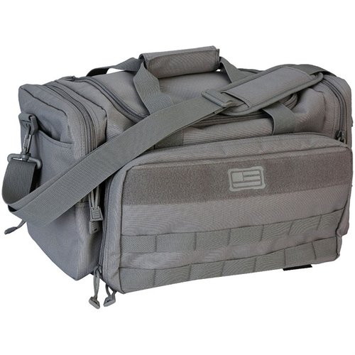 Tactical Basic Range Bag erbjuder snabb åtkomst till skjututrustning, hållbar polyester, stor huvudfack, MOLLE webbing och smart inredning för perfekt organisation.
