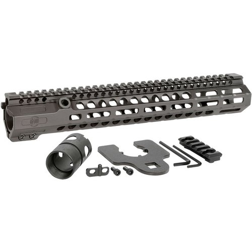 MIDWEST INDUSTRIES COMBAT RAIL HD M-LOK handguard för AR-15 erbjuder maximal styvhet, stabilitet och hållbarhet med anti-rotation och M-LOK system.