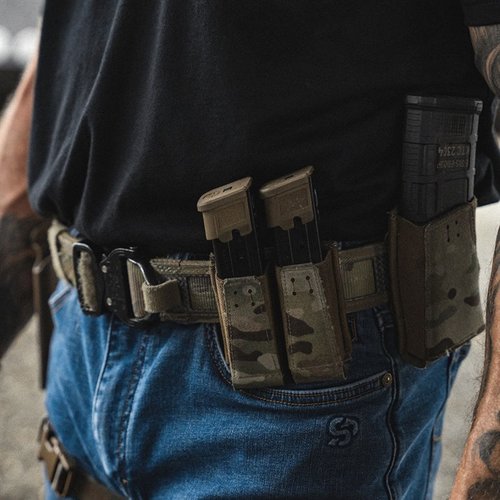 GBRS Group Assaulter Belt System V3 erbjuder en lätt, flexibel och stabil plattform för att fästa utrustning, med hög hållbarhet och komfort.