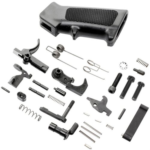 NEXT LEVEL ARMAMENT MIL-SPEC LOWER PARTS KIT för AR-15 innehåller alla nödvändiga delar för din byggnation, färgkodade för enkel montering.