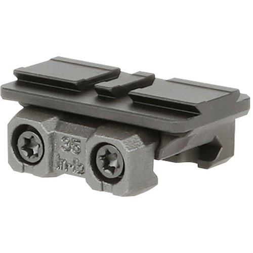 MK2 ACRO AIMPOINT MOUNT erbjuder precision, hållbarhet och stil med 4140 värmebehandlade stålklämmor och anodiserad aluminium för livslång service.