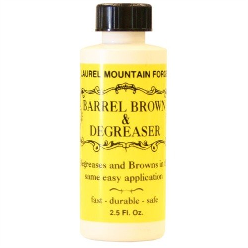 BARREL BROWN & DEGREASER från Laurel Mountain Forge är en icke-toxisk lösning som effektivt tar bort fett och olja, ger en fin och djup brun färg på 4-6 appliceringar.