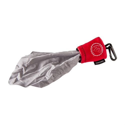 Nightforce Fob Lens Cloth är perfekt för snabb rengöring av linser och levereras i en praktisk bärväska med klipp för enkel åtkomst.