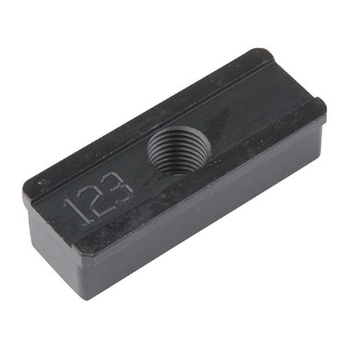 SIGHT PRO & RANGEMASTER SIGHT MOVER SLIDE SHOES erbjuder unika klämskor specifika för varje vapen, perfekta för att använda med MGW Sight Pro.
