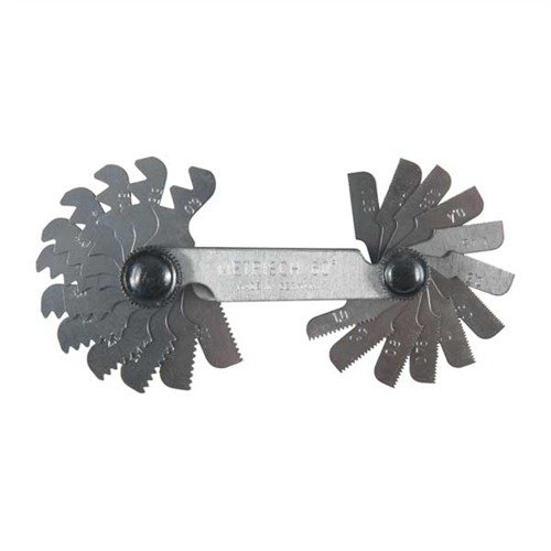 Brownells Straight Thread Pitch Gauge har 24 blad för metrisk mätning och 28 blad för BSW, med permanent märkning för exakt och snabb identifiering av gängor.