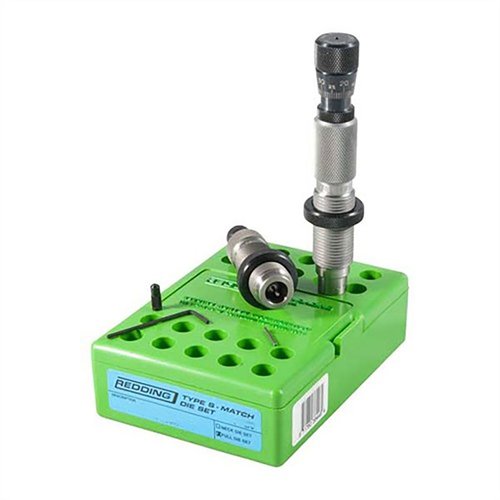 Redding Type S Match Bushing Full Die Set erbjuder exakt full längd omformning och justerbar neck tension med en Competition Seating Die för optimal precision.