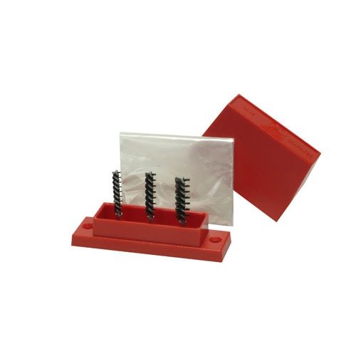 Forster Case Graphiter minskar friktionen i hylsor, rengör och smörjer samtidigt med tre borstar för kaliber 22 till 35. Behandlar 2000-3000 hylsor.