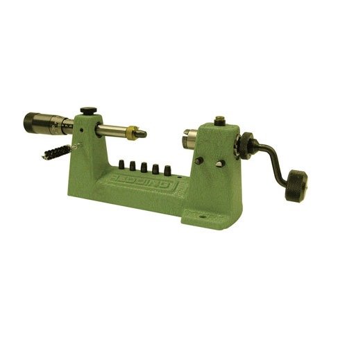 Redding Case Trimmer med mikrometer erbjuder exakt längdjustering, enkel lastning med push-button chuck lock och klarar långa patroner upp till 3,25 tum.