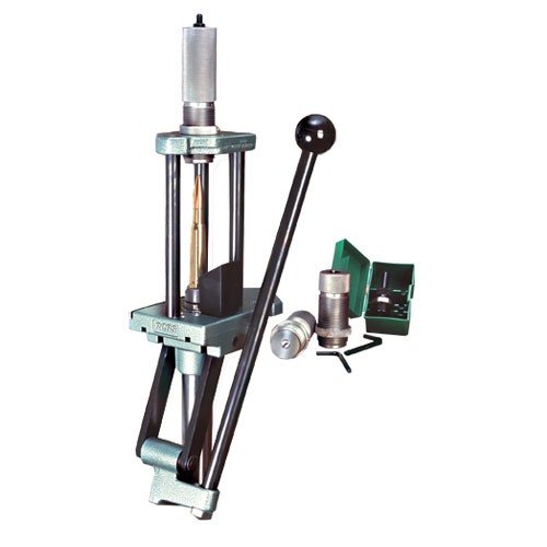 RCBS AmmoMaster .50 BMG PACK är det perfekta startpaketet för både nybörjare och erfarna handloaders, komplett med press, dies och alla nödvändiga tillbehör.