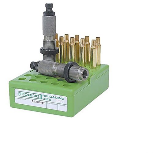 Redding 3-DIE SET för 40 S&W/10MM AUTO möjliggör fullständig storleksjustering, hylsexpansion och korrekt projektilsättning i en effektiv process.