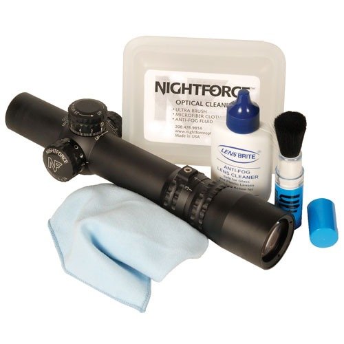 Nightforce Optical Cleaning Kit är det perfekta tillbehöret för din Nightforce riflescope, med en mjuk borste, rengöringsvätska och återanvändbar mikrofiberduk.