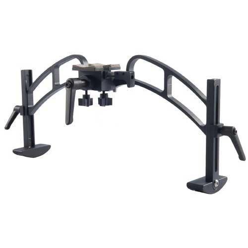 Sinclair F-Class Bipod är tillverkad av 7075-T6 aluminium, lätt och stabil med justerbara ben och snabb montering för en säker och bekväm skjutplattform.