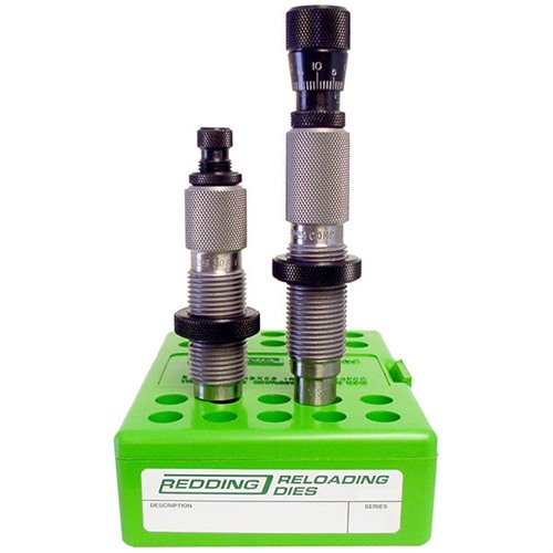 MASTER HUNTER DIE SETS från Redding erbjuder exakt ammunitionstillverkning med full-length sizing och Competition Seating Die för optimal prestanda och pålitlighet.