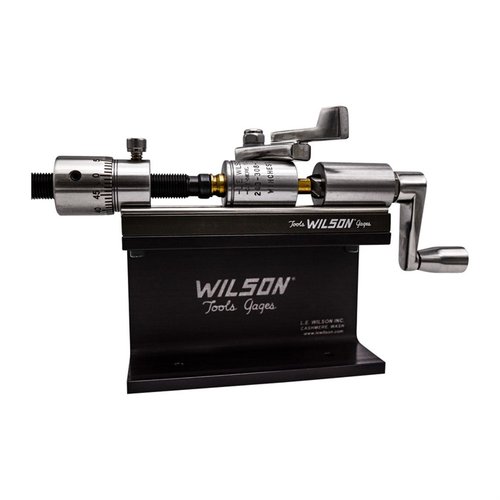 Wilson Case Length Micro Trimmer Kit är perfekt för att trimma .17 - .45 kaliber hylsor med mikrometerjustering och hållbar svart oxiderad finish.