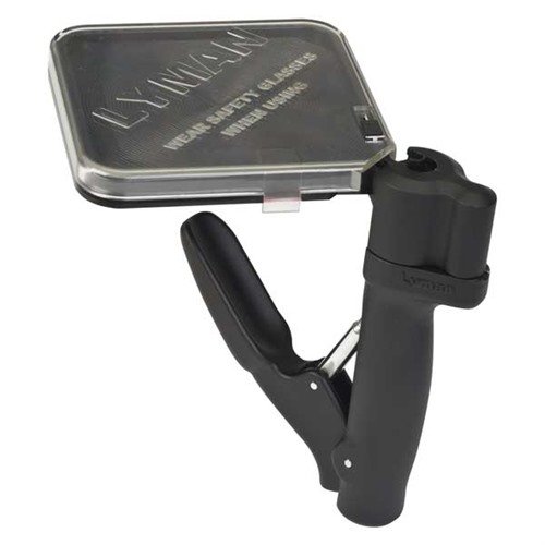 Lyman E-ZEE Prime Hand Priming Tool gör det enkelt att sätta tändhattar för hand med ergonomiskt handtag, två brickor och stängningssystem för att förhindra spill.