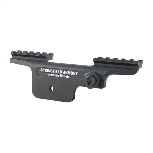 SCOPE MOUNT, ALUMINIUM, M1A 4TH GEN erbjuder en lätt och hållbar lösning för att montera sikten på din M1A, .308, vilket förbättrar precision och användarvänlighet.