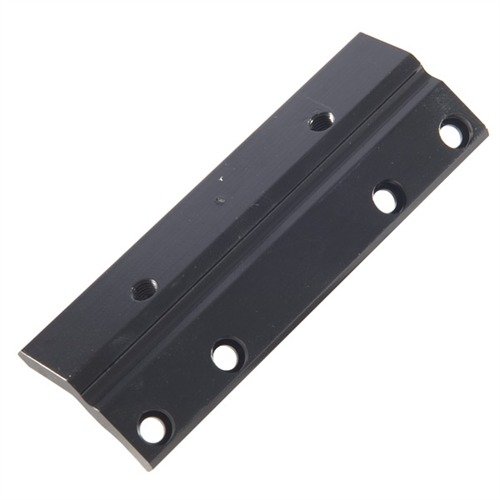 Weaver #1 Side Mount Base ger extra utrymme för bolthandtag och underlättar lastning och utdragning, passar flera vapentyper och accepterar Weaver rings.