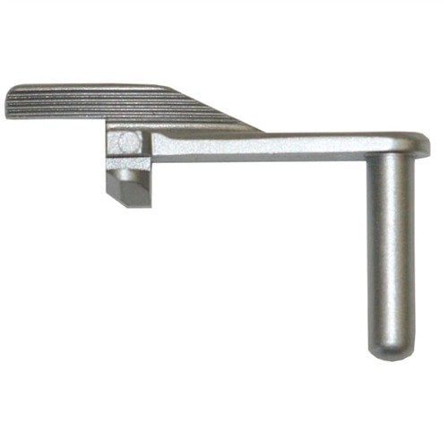 WILSON COMBAT 1911 EXTENDED SLIDE RELEASE är bredare och längre än originalet, vilket möjliggör snabbare magasinbyten utan att tappa fokus på målet.